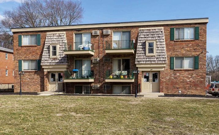 Pictures of Multifamily property located at 238 S Wayne Ave, Lockland, OH 45215 for sales - image #1