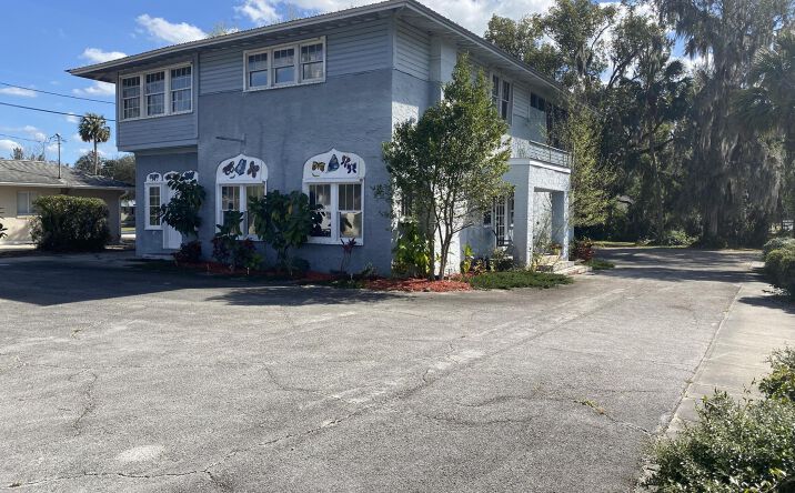 Pictures of Office property located at 824 W New York Avenue, DeLand, FL 32720 for sales - image #1