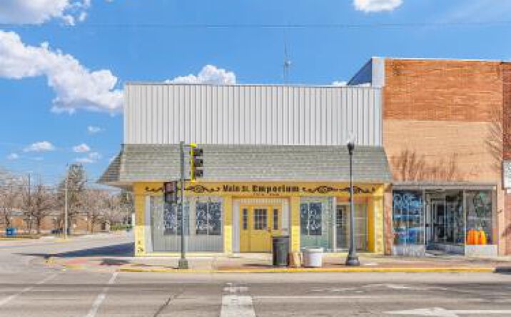 Pictures of Hospitality, Mixed Use, Office, Retail, Self Storage property located at 130 S Main St, Paris, IL 61944 for sales - image #1