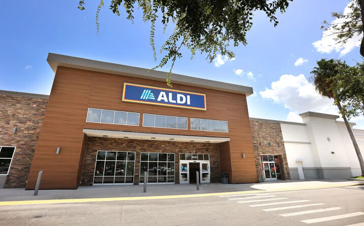 Pictures of Retail property located at 5660 Bayshore Rd, North Fort Myers, FL 33917 for sales - image #1