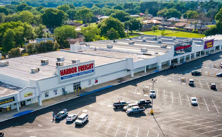 Pictures of Retail property located at 800 E Admiral Doyle Dr, New Iberia, LA 70560 for sales - image #1