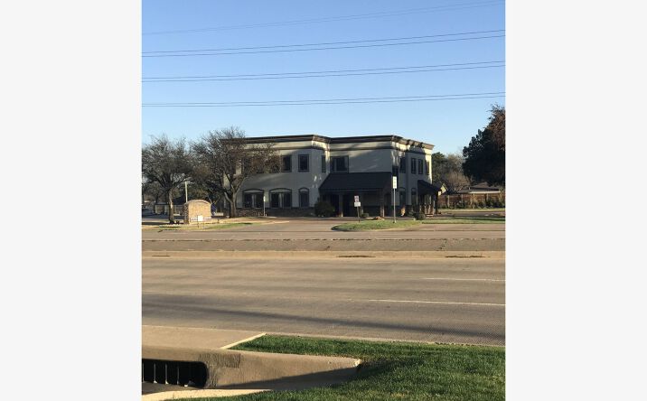 Pictures of Office property located at 2425 W Pioneer Pkwy, Arlington, TX 76013 for sales - image #1