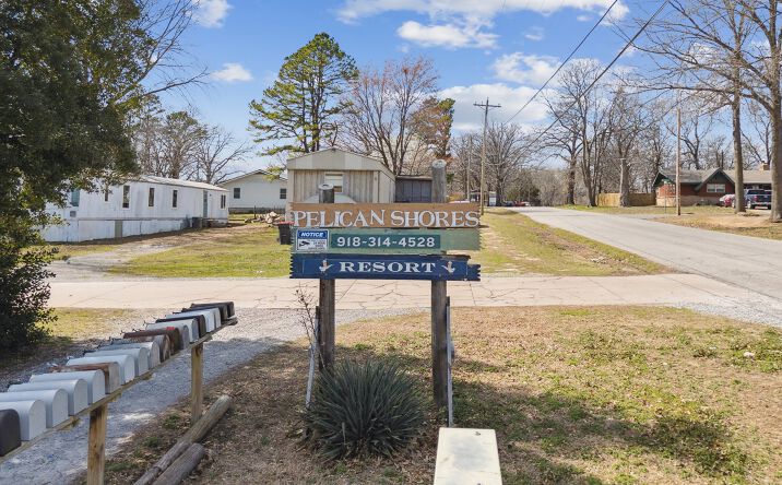 Pictures of Mobile Home Park property located at 2241 Pelican Dr, Grove, OK 74344 for sales - image #1