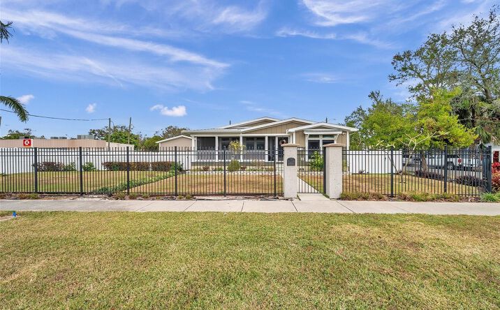 Pictures of Mixed Use property located at 2715 9th Ave N, St. Petersburg, FL 33713 for sales - image #1