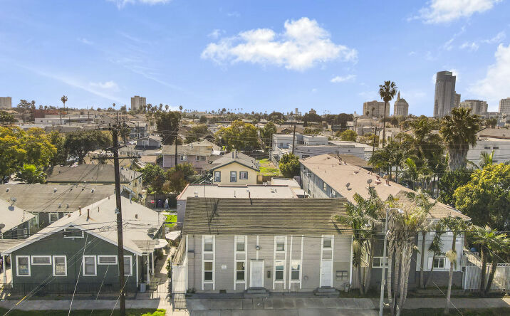 Pictures of Multifamily property located at 1060 E 6th St, Long Beach, CA 90802 for sales - image #1