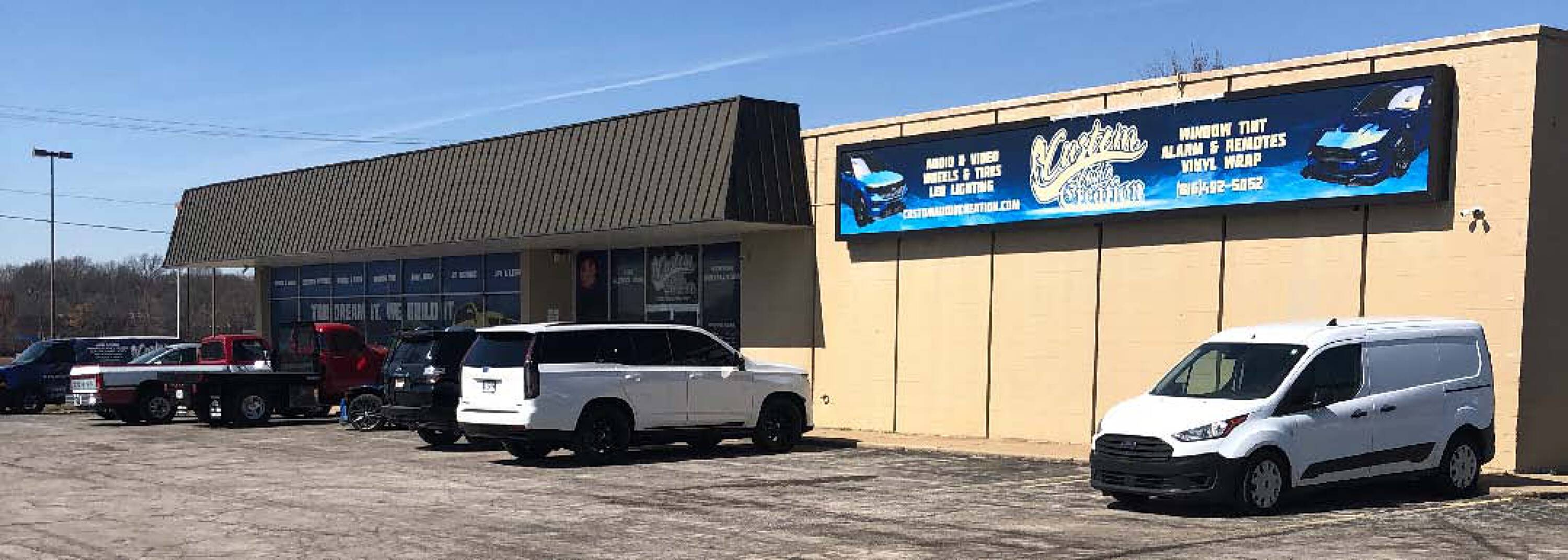 13810 E Us Highway 40, Independence, MO 64055