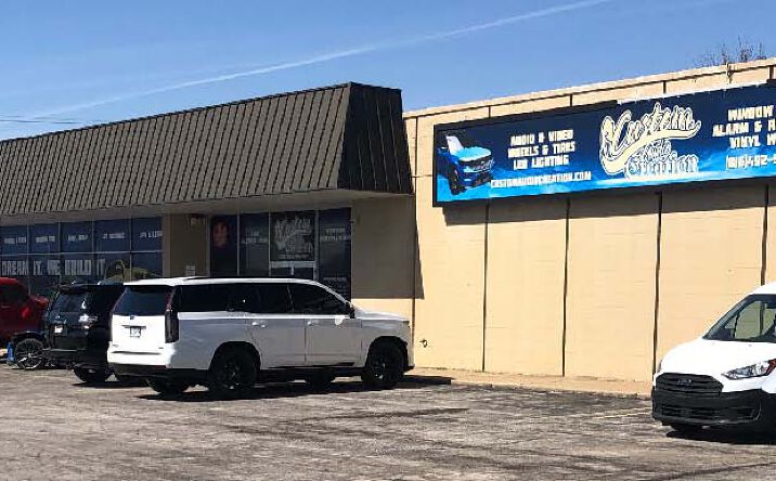 Pictures of Retail, Industrial property located at 13810 E US Hwy 40, Independence, MO 64055 for sales - image #1