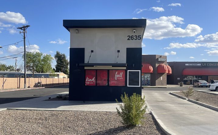 Pictures of Retail property located at 2635 W Glendale Ave, Phoenix, AZ 85051 for sales - image #1