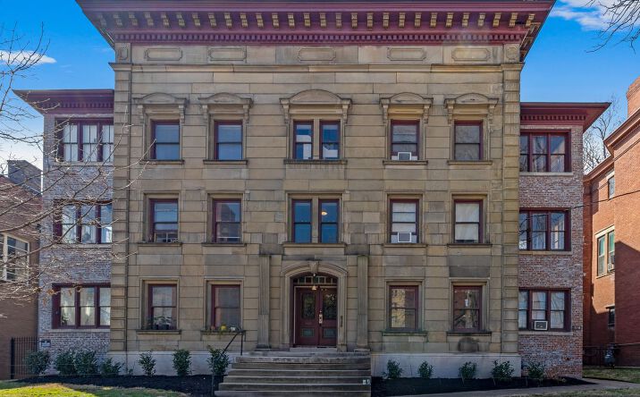 Pictures of Multifamily property located at 410 W Ormsby Ave, Louisville, KY 40203 for sales - image #1