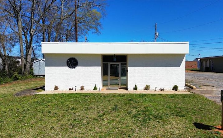 Pictures of Office property located at 153 Bill Anderson Boulevard, Commerce, GA 30529 for sales - image #1