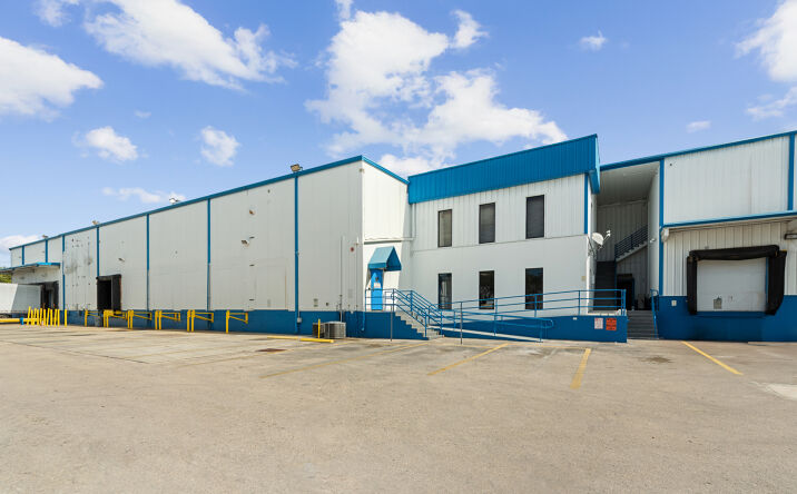 Pictures of Industrial property located at 4206 Mercantile Ave, Naples, FL 34104 for sales - image #1
