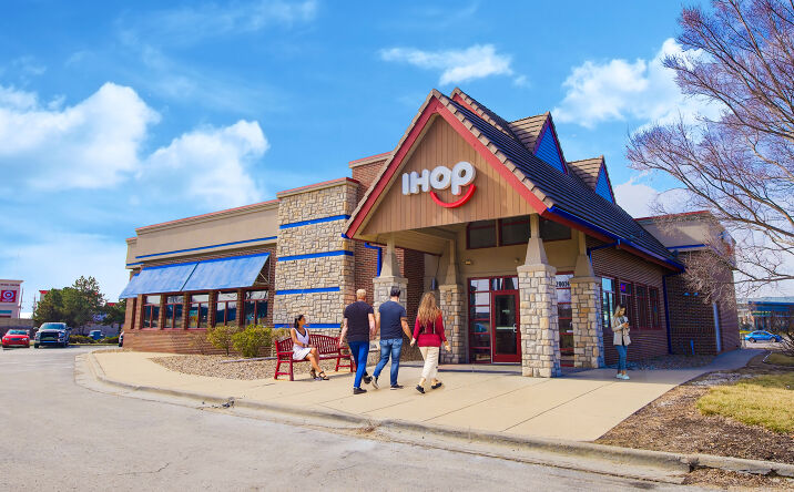 Pictures of Retail property located at 20014 W 153rd St, Olathe, KS 66062 for sales - image #1
