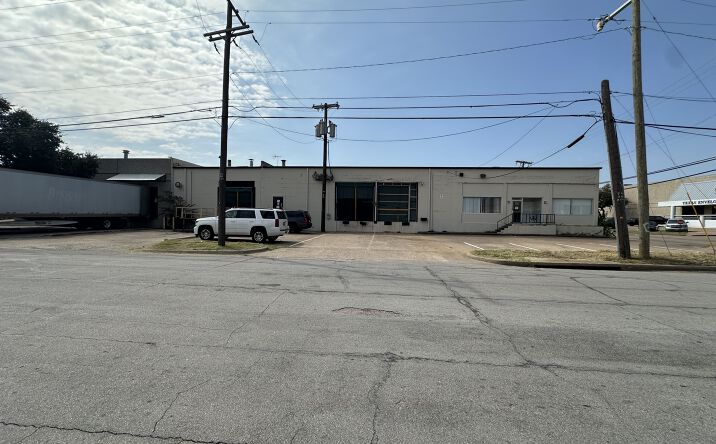 Pictures of Industrial property located at 2604 Freewood Dr, Dallas, TX 75220 for sales - image #1