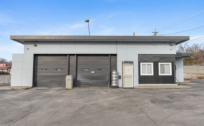 Pictures of Industrial, Self Storage, Special Purpose property located at 4200 Redman Ave, Omaha, NE 68111 for sales - image #1