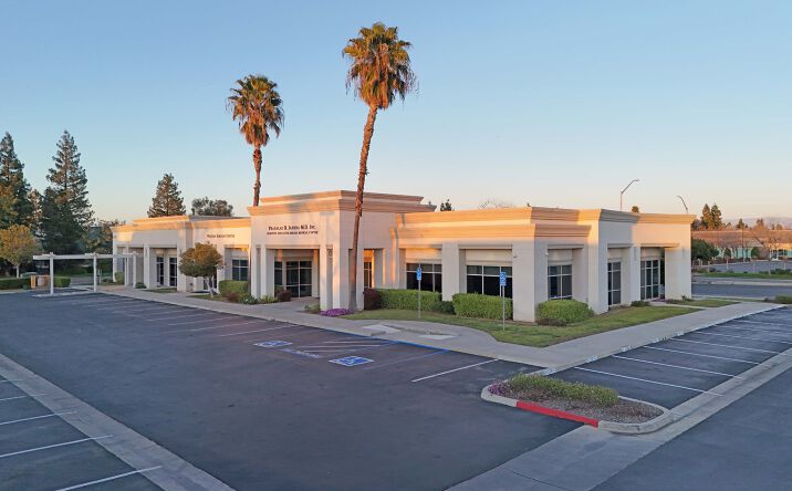 Pictures of Office property located at 7085 N Maple Ave, Fresno, CA 93720 for sales - image #1