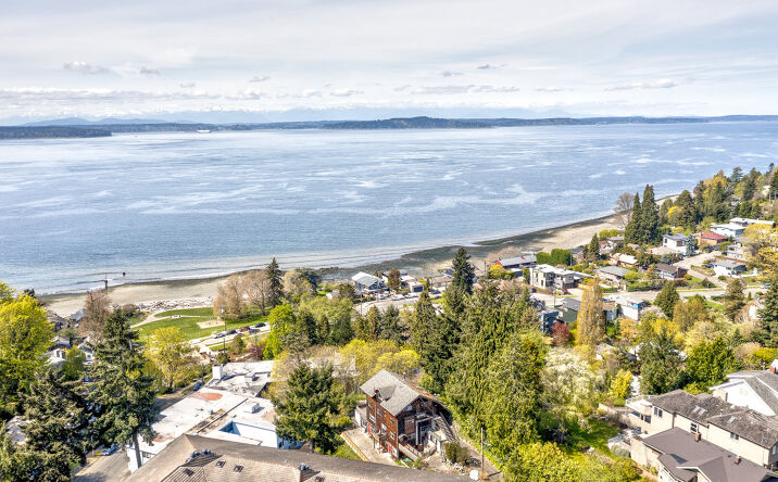 Pictures of Multifamily property located at 7013 Seaview Terrace SW, Seattle, WA 98136 for sales - image #1