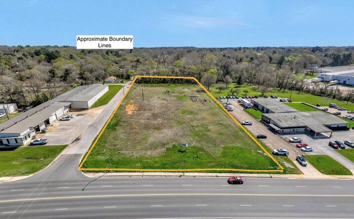 Pictures of Land property located at 1303 University Drive, Nacogdoches, TX 75901 for sales - image #1
