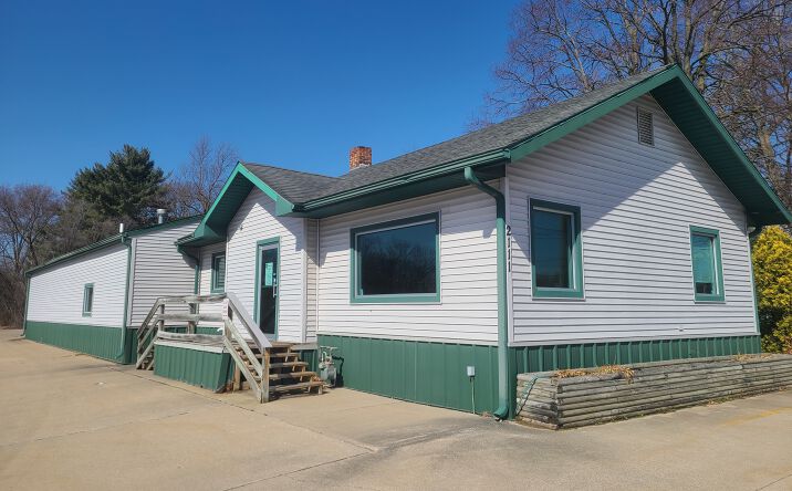 Pictures of Business for Sale, Industrial, Mixed Use, Special Purpose property located at 2111 Cassopolis St, Elkhart, IN 46514 for sales - image #1