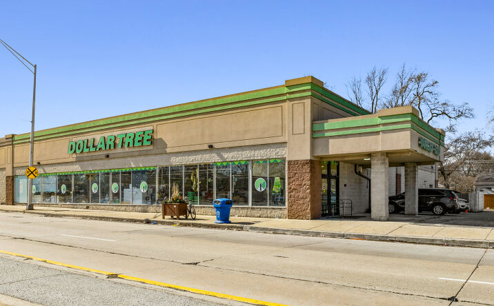 Pictures of Retail property located at 14800 Pulaski Rd, Midlothian, IL 60445 for sales - image #1