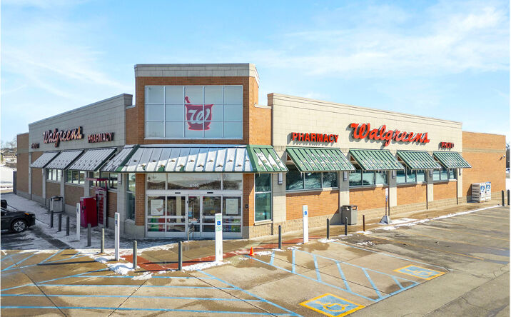 Pictures of Retail property located at 6745 E Southport Rd, Indianapolis, IN 46237 for sales - image #1