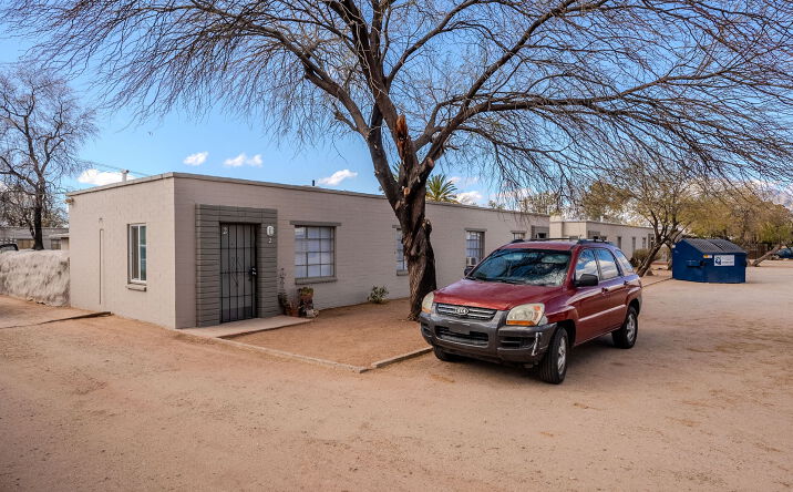Pictures of Multifamily property located at 1221 N Roberts Way, Tucson, AZ 85712 for sales - image #1