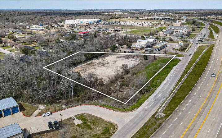 Pictures of Land property located at 437 N Harvey Mitchell Pkwy, Bryan, TX 77803 for sales - image #1