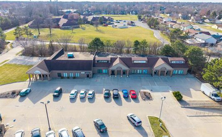 Pictures of Office, Retail property located at 2789 Maplecrest Rd, Fort Wayne, IN 46815 for sales - image #1