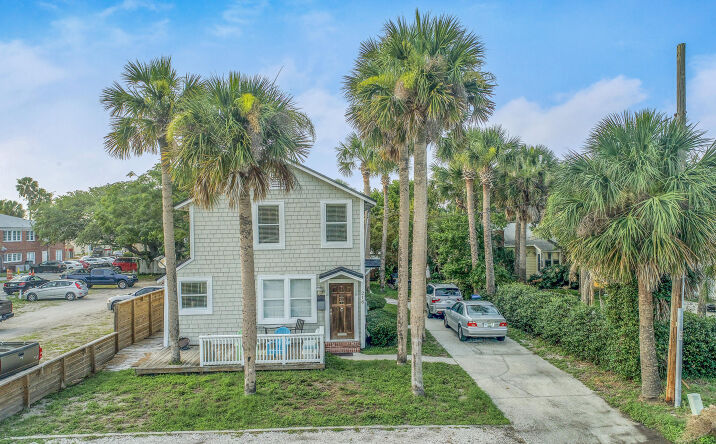 image of property at 216 WALNUT ST Neptune Beach FL 32266-5127