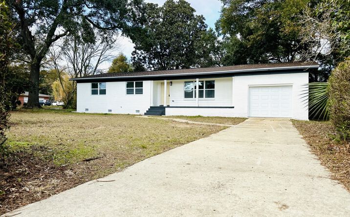 Pictures of Multifamily property located at 1000 Vernon St, Pensacola, FL 32504 for sales - image #1