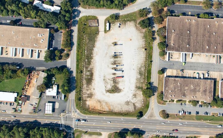 image of property at 5585 OLD DIXIE RD Forest Park GA 30297-2618