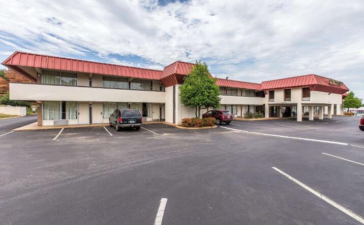 Pictures of Hospitality property located at 5539 Calhoun Memorial Hwy, Easley, SC 29640 for sales - image #1