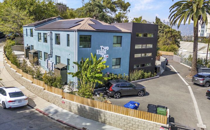 Pictures of Multifamily property located at 2811 Waverly Dr, Los Angeles, CA 90039 for sales - image #1