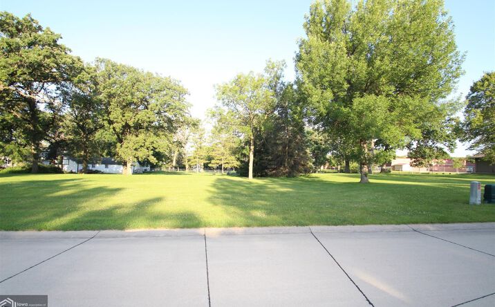 Pictures of Land property located at 1312 N Kentucky Avenue, Mason City, IA 50401 for sales - image #1