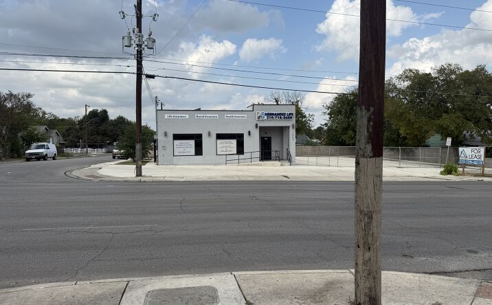 Pictures of Office, Retail property located at 1443 W Hildebrand Ave, San Antonio, TX 78201 for sales - image #1