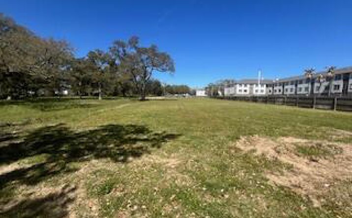Pictures of Land property located at 2484 Beach Boulevard, Biloxi, MS 39531 for sales - image #1