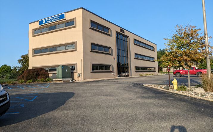 Pictures of Office property located at 1020 S Creyts Rd, Lansing, MI 48917 for sales - image #1