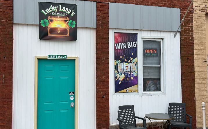 Pictures of Retail property located at 130 Central Avenue, Kincaid, IL 62540 for sales - image #1