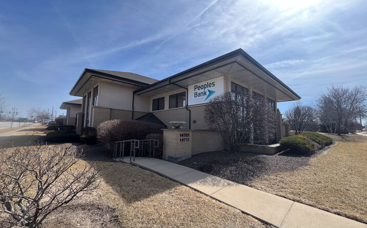 Pictures of Retail property located at 14701 S Ravinia Ave, Orland Park, IL 60462 for sales - image #1
