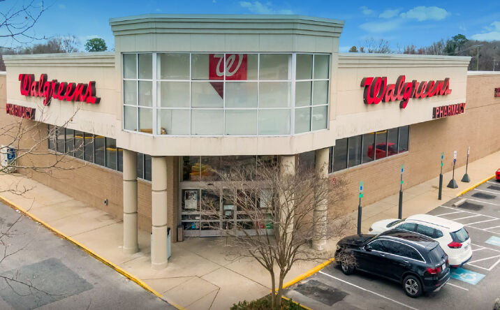 Pictures of Retail property located at 919 W Mercury Blvd, Hampton, VA 23666 for sales - image #1