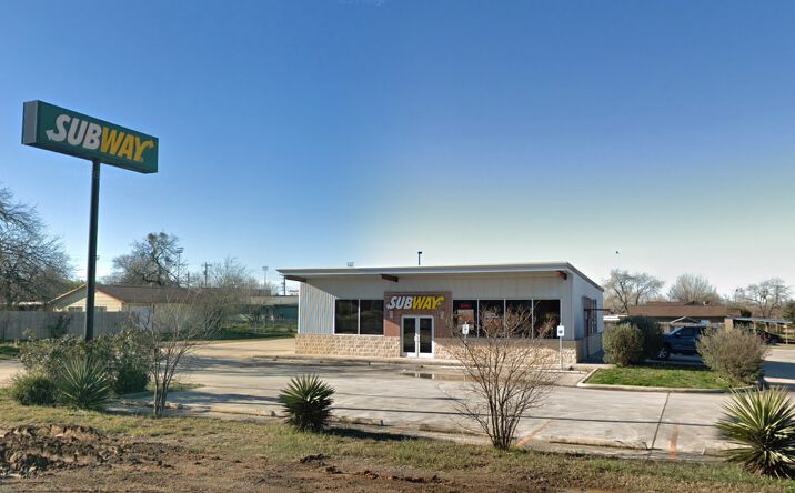 Pictures of Retail property located at 512 Zanderson Ave, Jourdanton, TX 78026 for sales - image #1