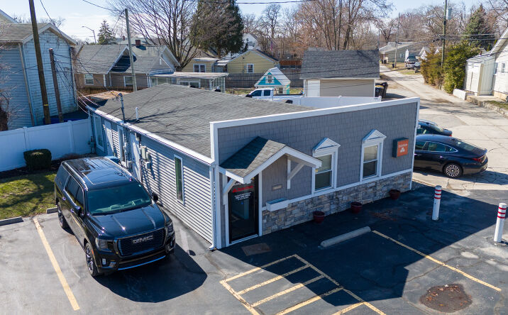 Pictures of Office, Retail property located at 615 Goshen Ave, Fort Wayne, IN 46808 for sales - image #1
