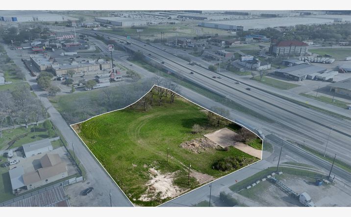 Pictures of Land property located at 407 Interstate 45, Hutchins, TX, USA, Hutchins, TX 75141 for sales - image #1