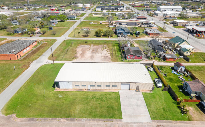 Pictures of Industrial, Office, Self Storage property located at 302 S Avenue B, Freeport, TX 77541 for sales - image #1