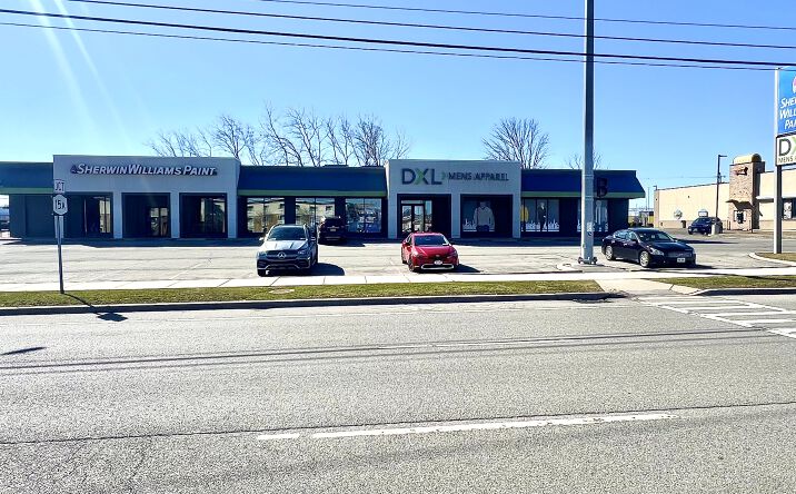 image of property at 951 JEFFERSON RD Rochester NY 14623-3213