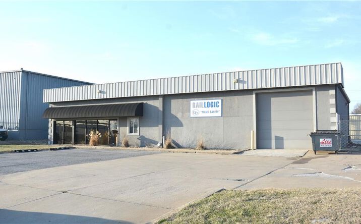 Pictures of Office, Industrial property located at 2929 E US Highway 40 Highway, Blue Springs, MO 64015 for sales - image #1