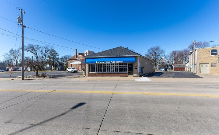 Pictures of Office property located at 1715 15TH Street Place, Moline, IL 61265 for sales - image #1