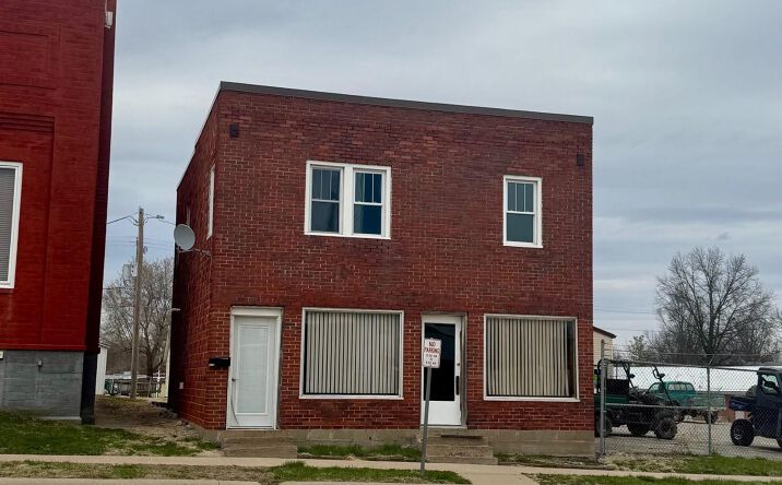 Pictures of Multifamily property located at 215 E Jefferson Street, Bloomfield, IA 52537 for sales - image #1