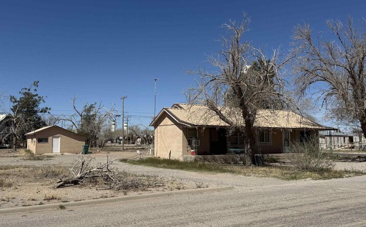 Pictures of Multifamily property located at 400 S Manchester Avenue, Hagerman, NM 88232 for sales - image #1