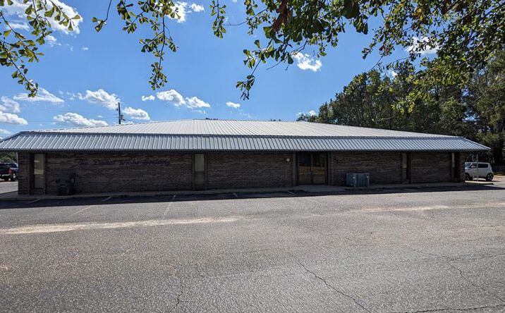 Pictures of Retail, Office property located at 406 Dothan Rd, Abbeville, AL 36310 for sales - image #1
