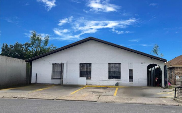 Pictures of Multifamily property located at 2113 Dallas Avenue, McAllen, TX 78501 for sales - image #1